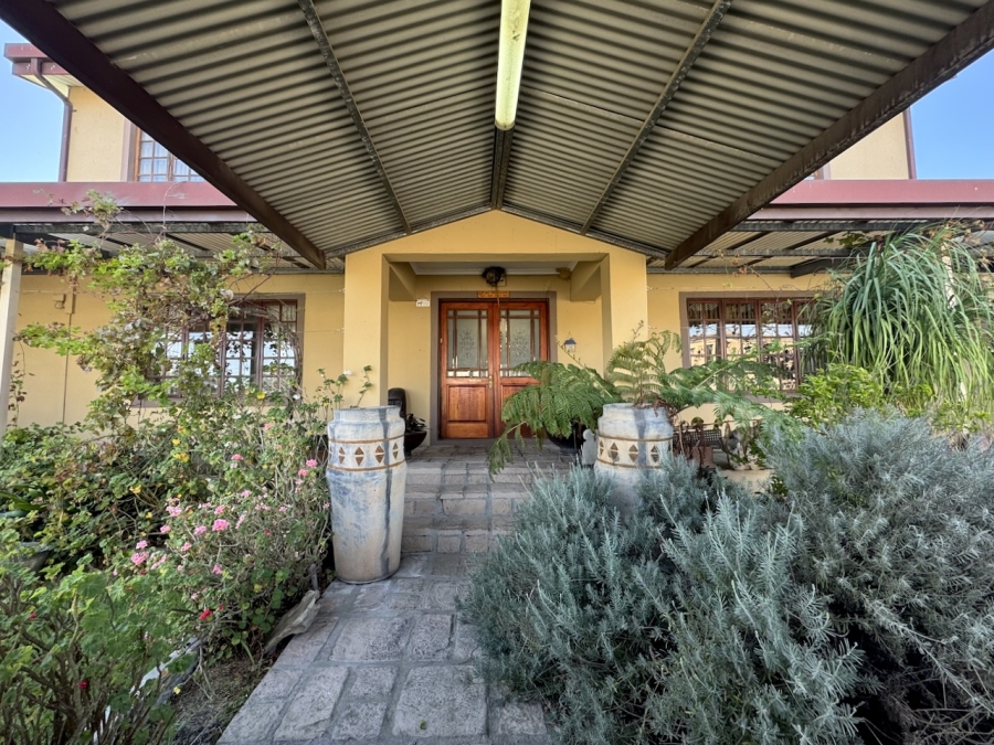 6 Bedroom Property for Sale in Haasendal Western Cape